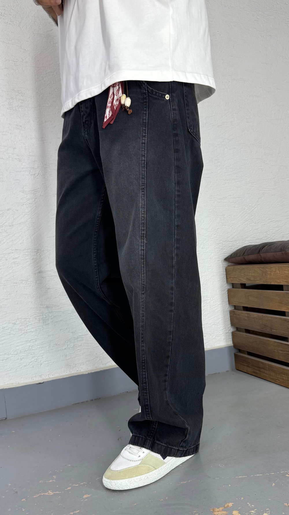Yıkamalı Aksesuar ve Yan Dikiş Detaylı Baggy Denim