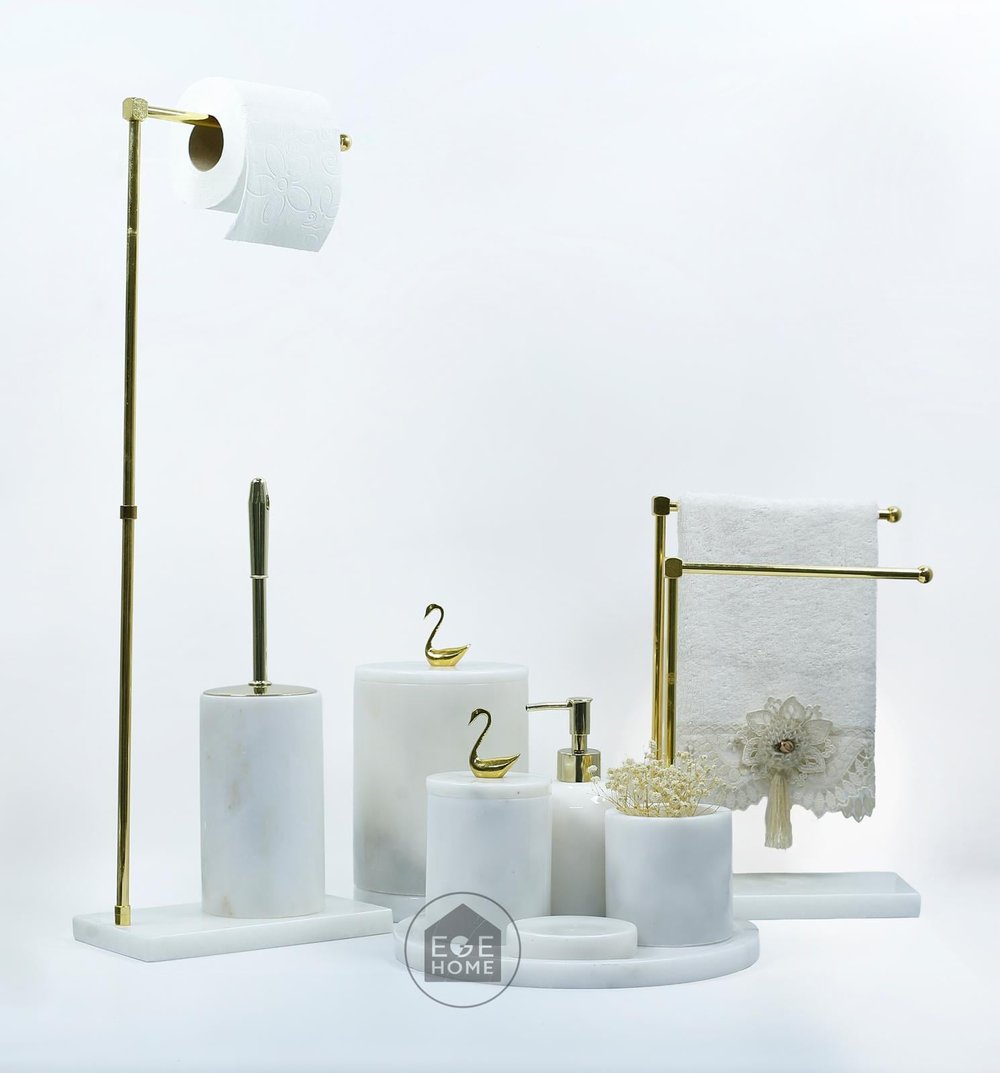 DEKORAFİT BEYAZ MERMER 7 PARÇA BANYO SETİ  WC HAVLULUK- İKİLİ HAVLULUK GOLD KUĞ