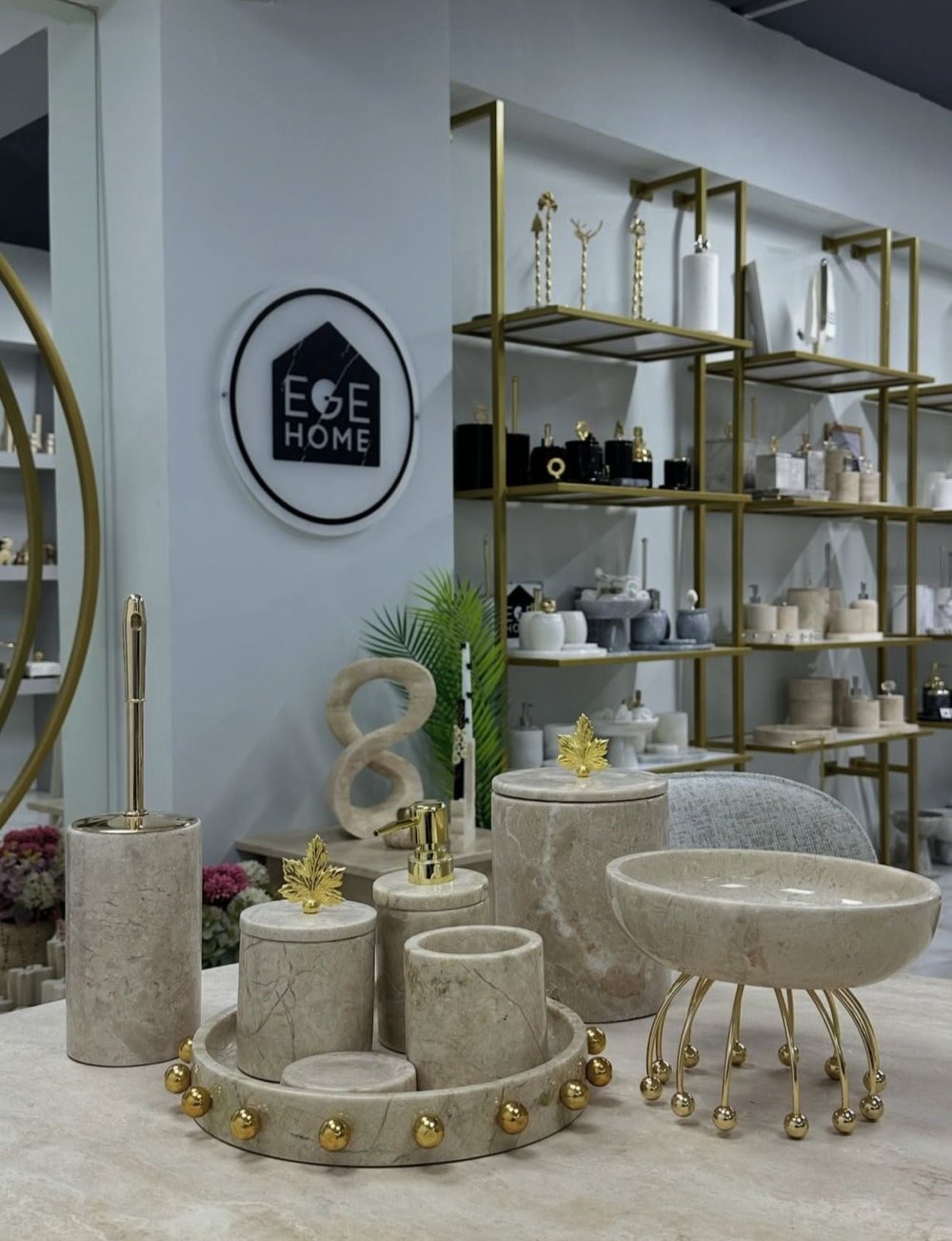DEKORATİF DOĞAL BEJ MERMER 8 PARÇA GOLD ÇINAR YAPRAĞI BANYO SETİ 