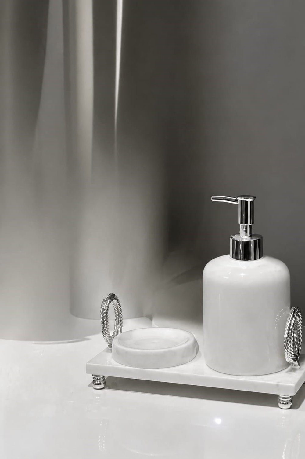 DEKORATİF DOĞAL BEYAZ MERMER 3 PARÇA GÜMÜŞ HALKA DETAYLI BANYO SETİ
