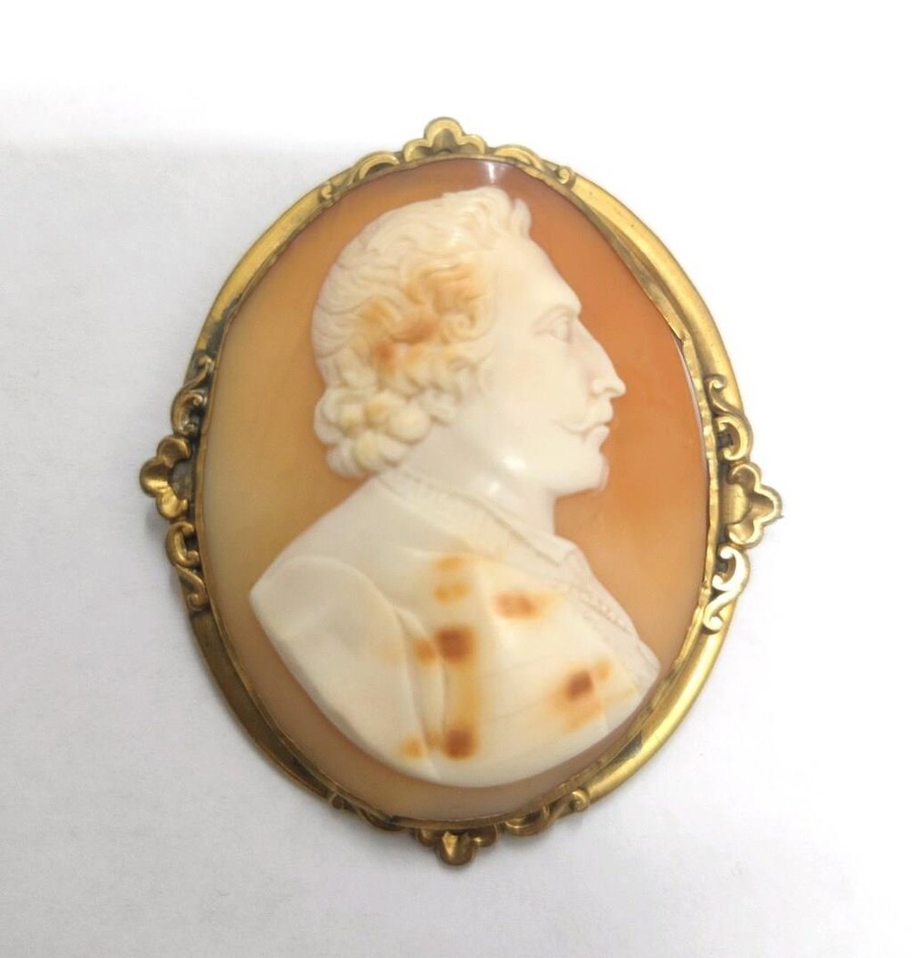 Cameo Deniz Kabuğu 9 Ayar Altın Broş