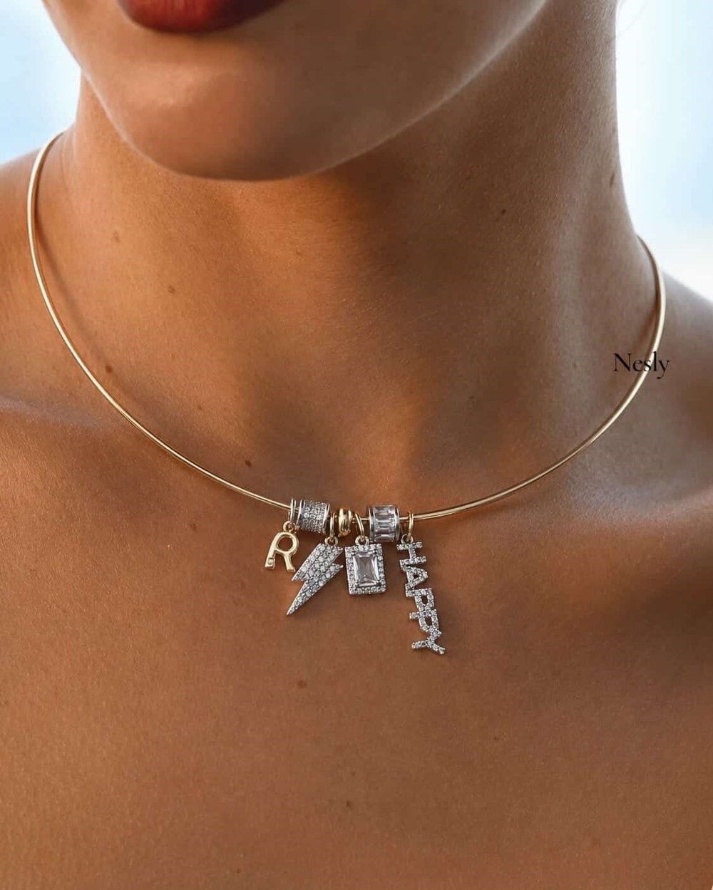 Happy Charmlı Tel Choker Kolye