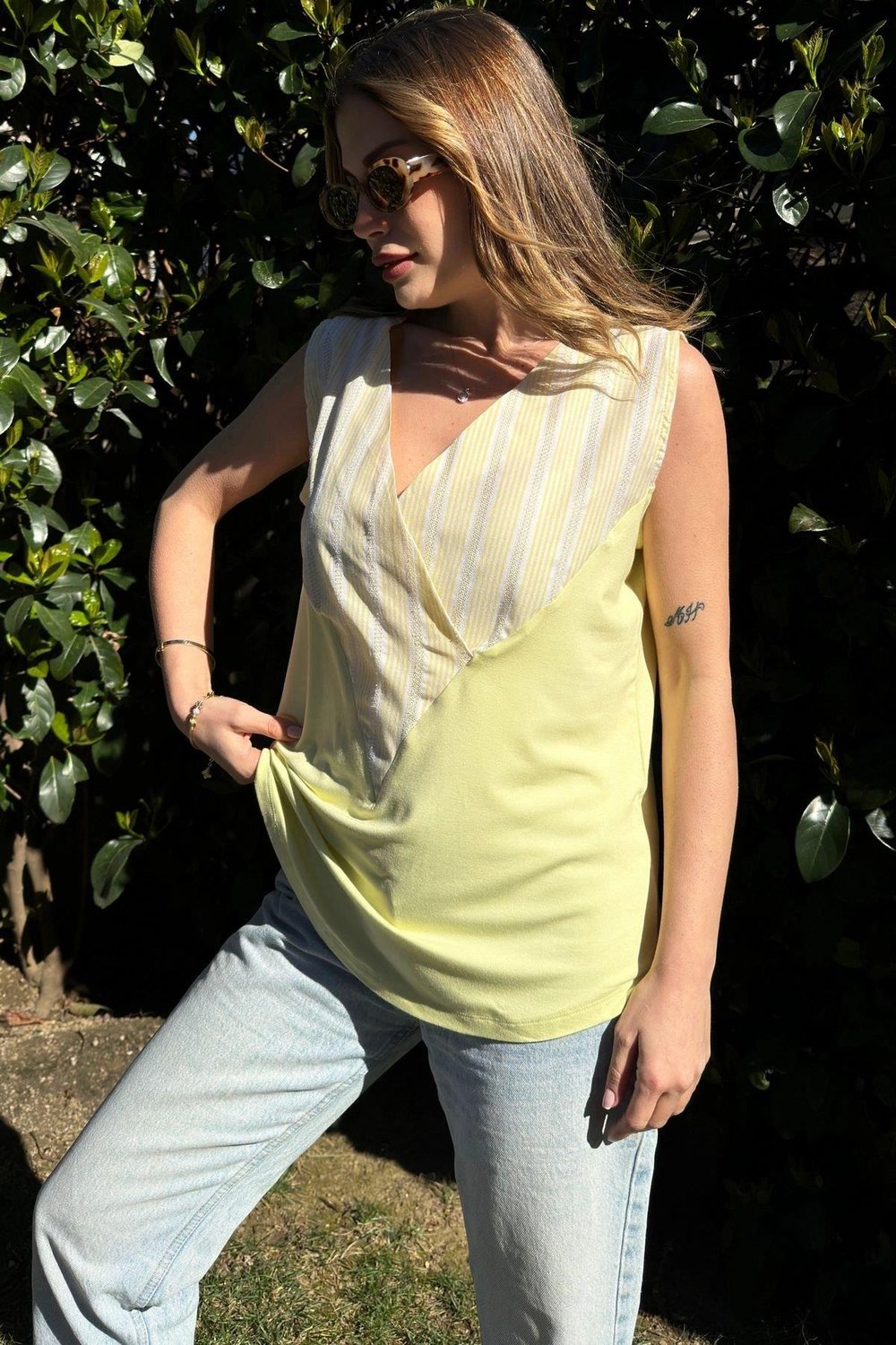 kadin-sari-bluz-700-3430-e21f6c.jpg