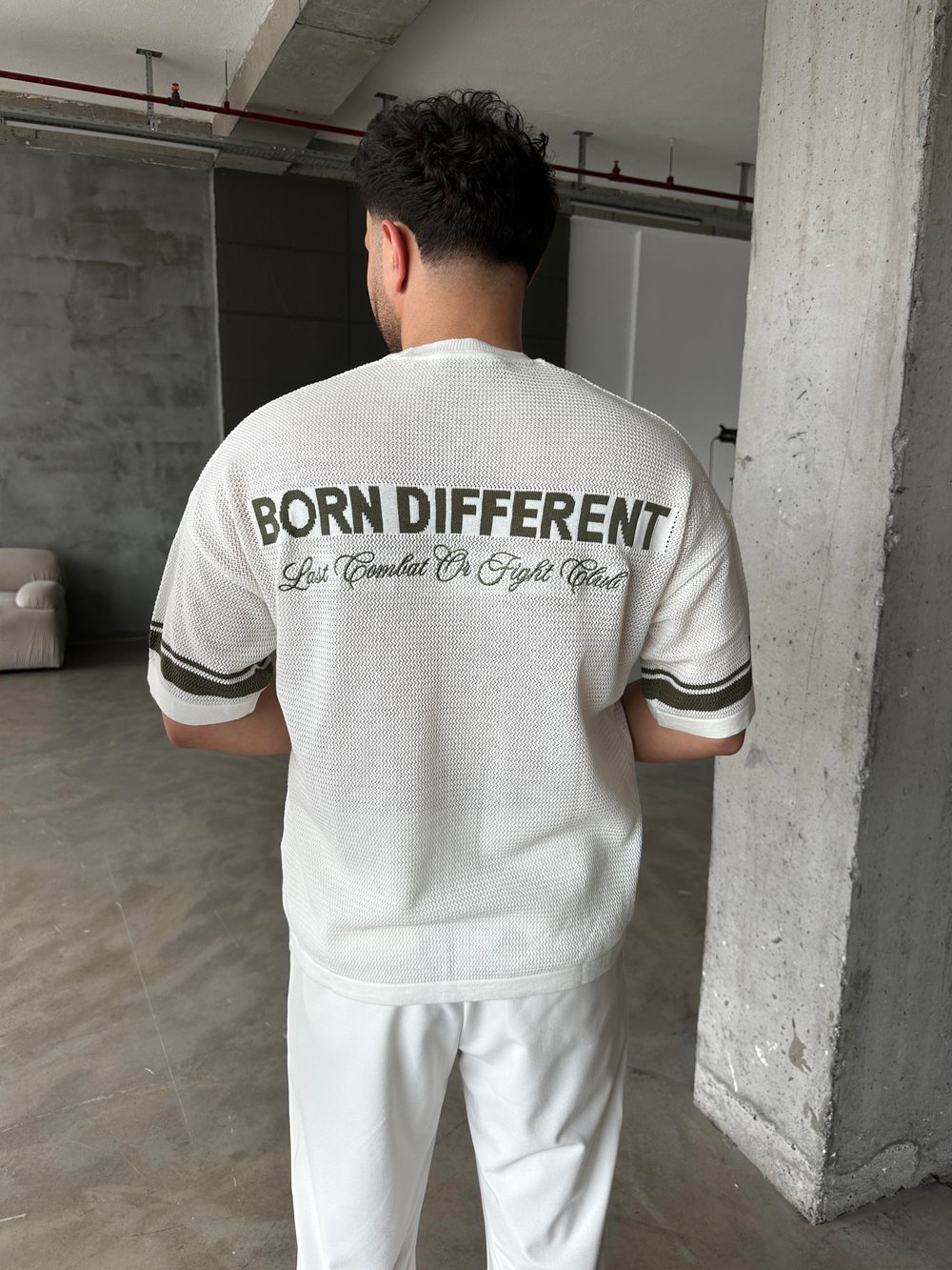 Beyaz Born Nakışlı Örme Kısa Kol T-Shirt