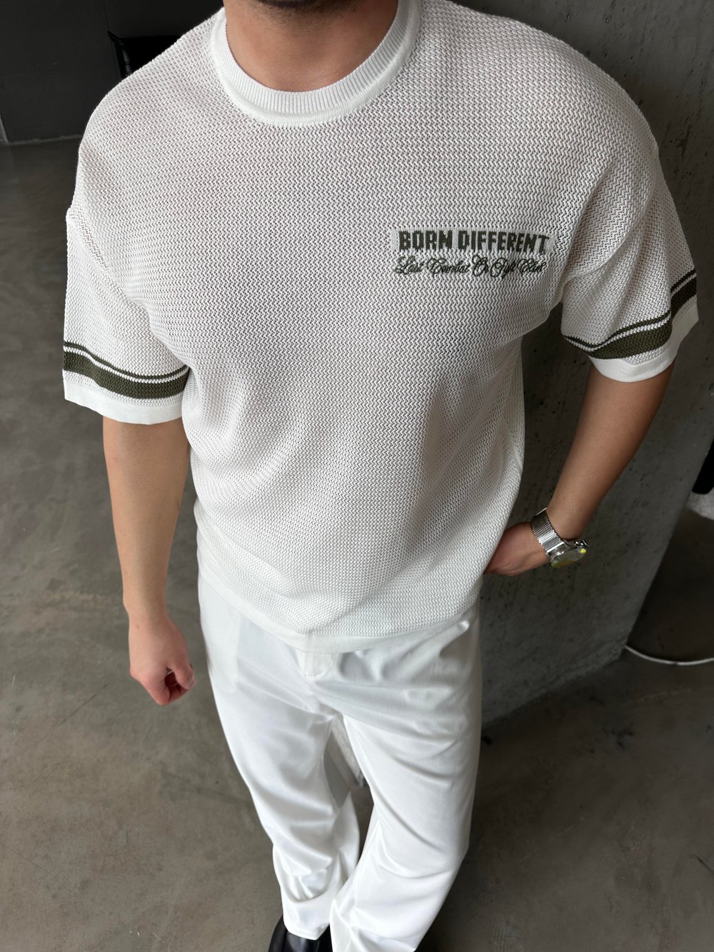 Beyaz Born Nakışlı Örme Kısa Kol T-Shirt