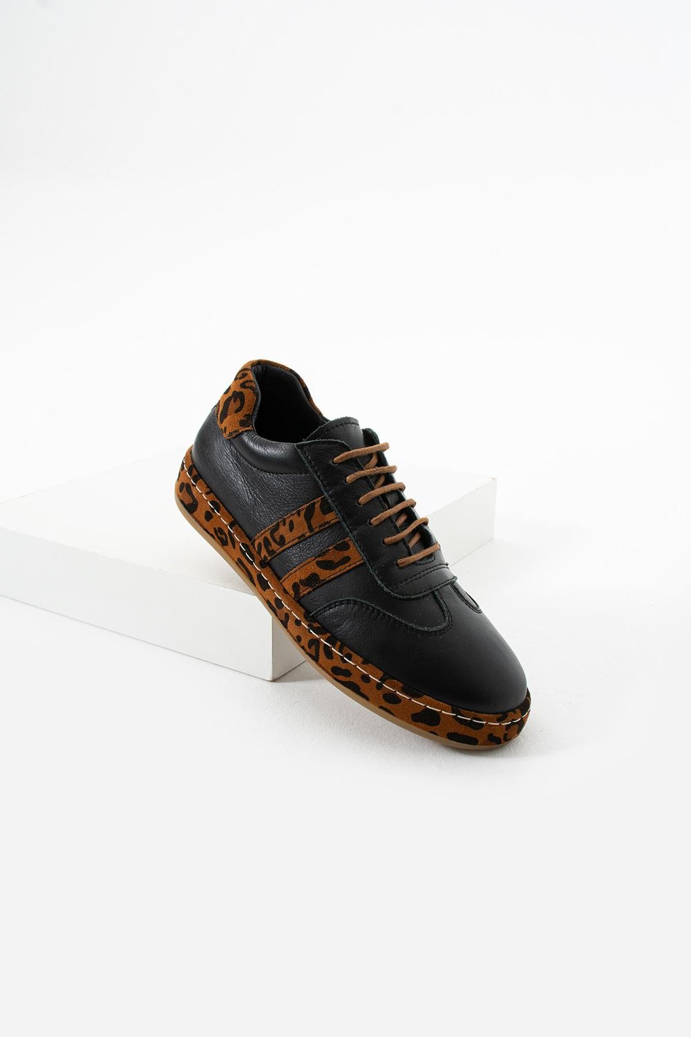 DAİSY KADIN HAKİKİ DERİ LEOPAR KAPLAMALI SNEAKERS AYAKKABI SİYAH