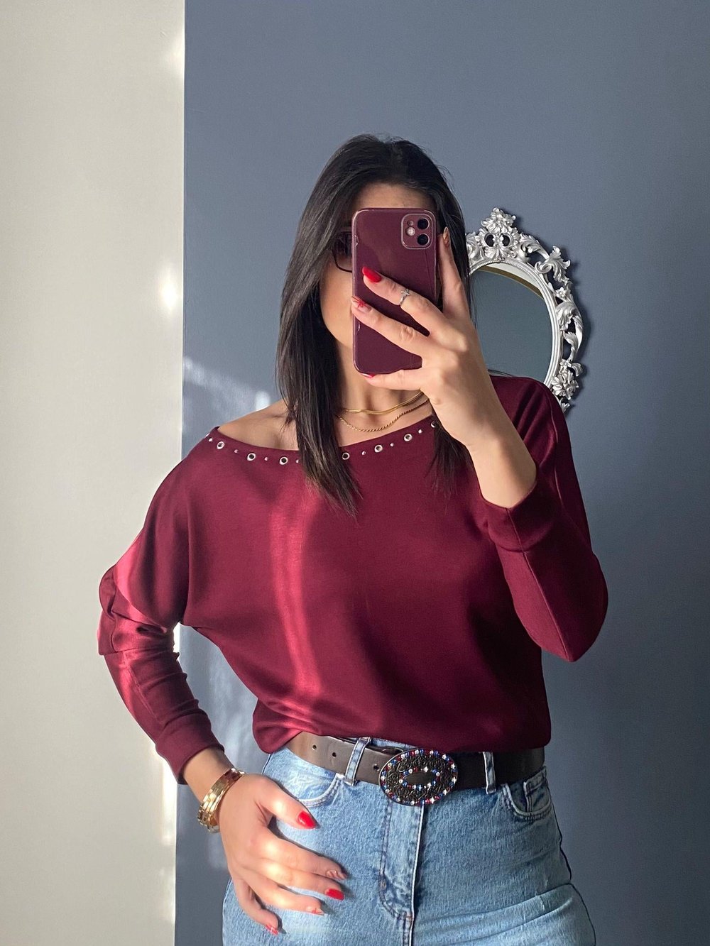 BORDO DÜŞÜK OMUZ ZIMBA DETAY BLUZ