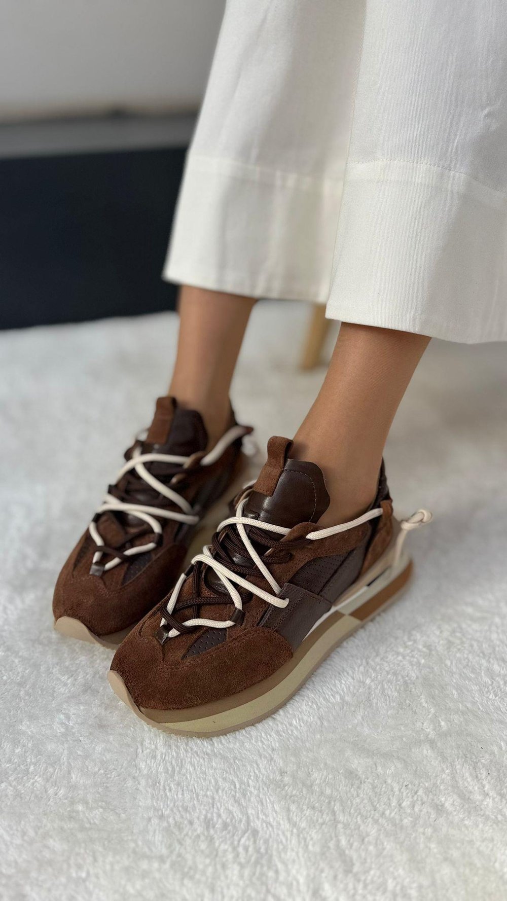 Çift Bağcık Detaylı El Yapımı %100 Hakiki  Deri Sneaker Kahverengi