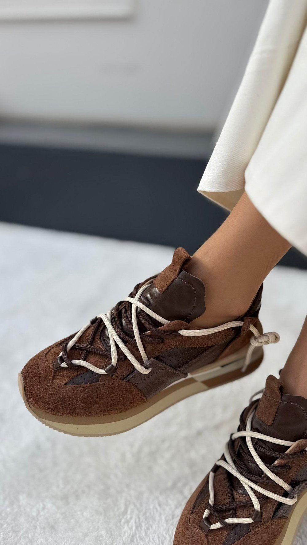 Çift Bağcık Detaylı El Yapımı %100 Hakiki  Deri Sneaker Kahverengi