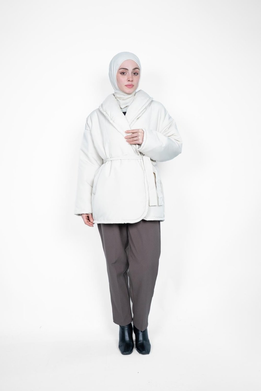 PREMİUM KUŞAKLI ŞİŞME MONT EKRU