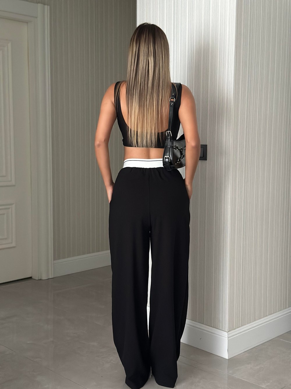 LASTİK BEL SİYAH PANTOLON