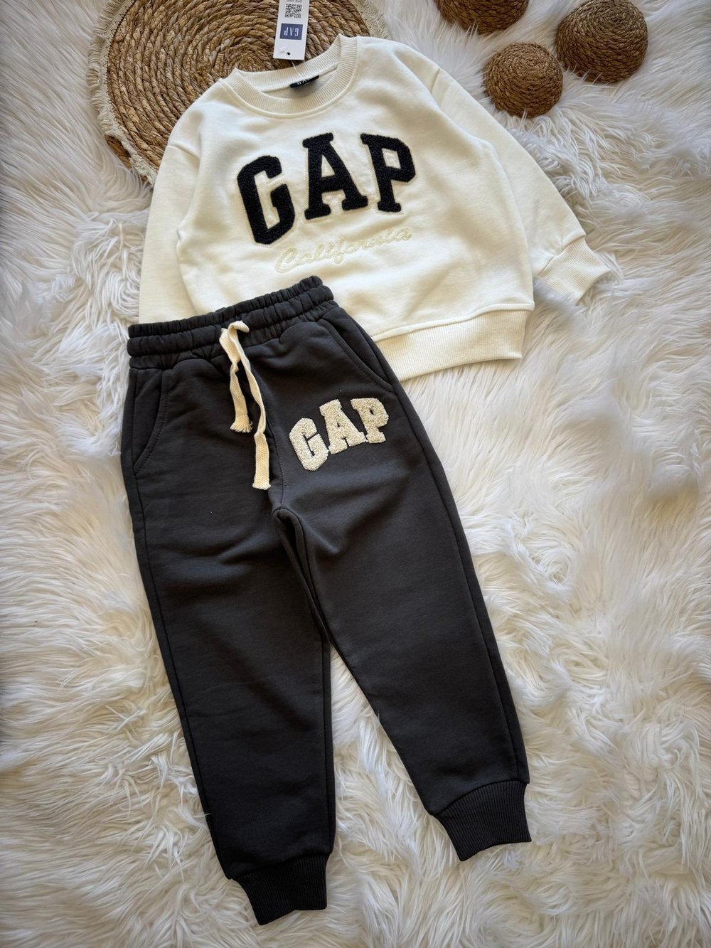 Gap Punch İşlemeli Takım Gri