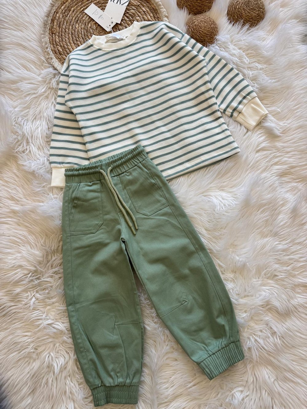 Yeşil Çizgili Sweatshirt ve Jogger Pantolon