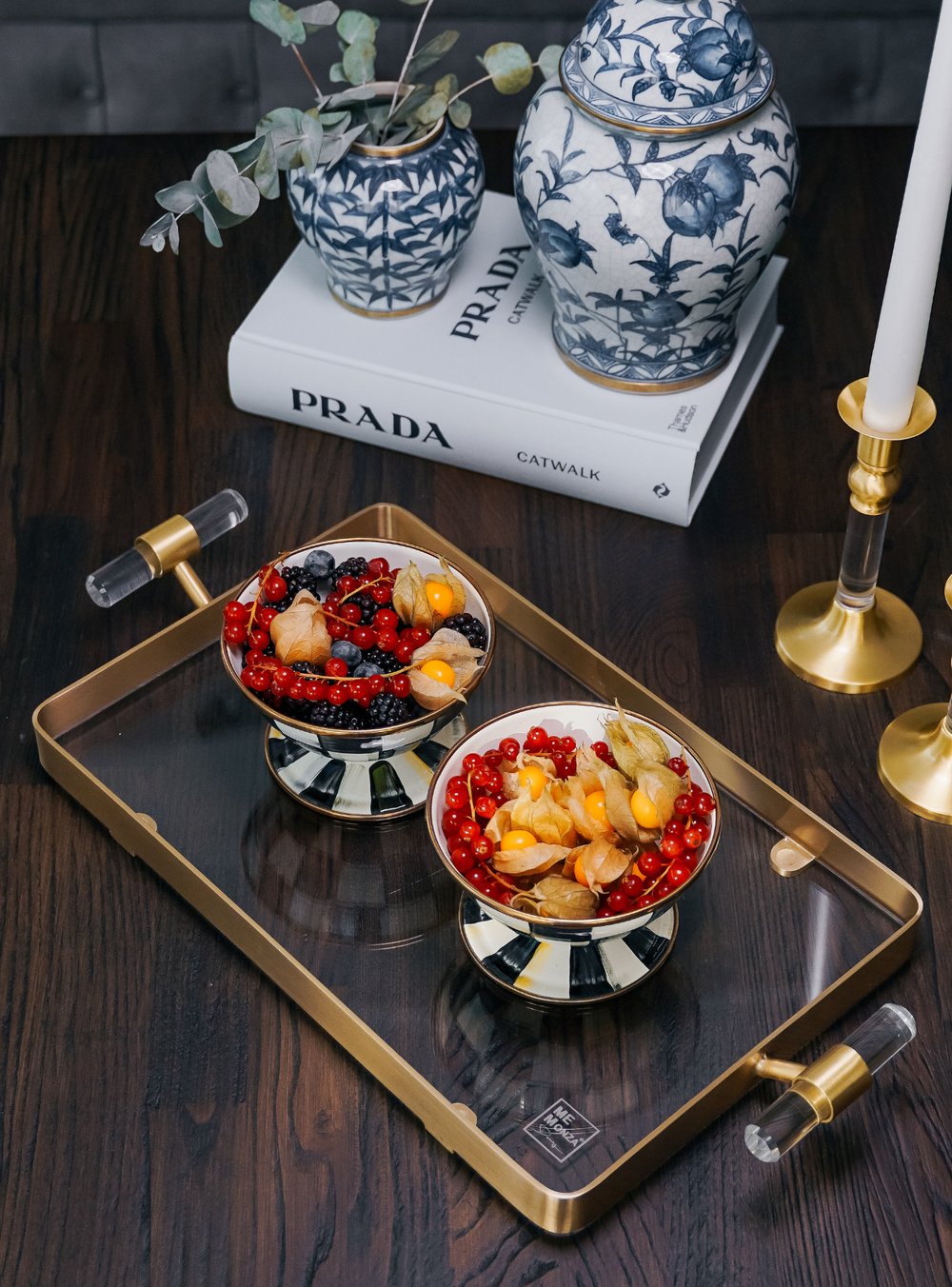 Montere Büyük Boy Çerçeve Detaylı Pirinç Tepsi