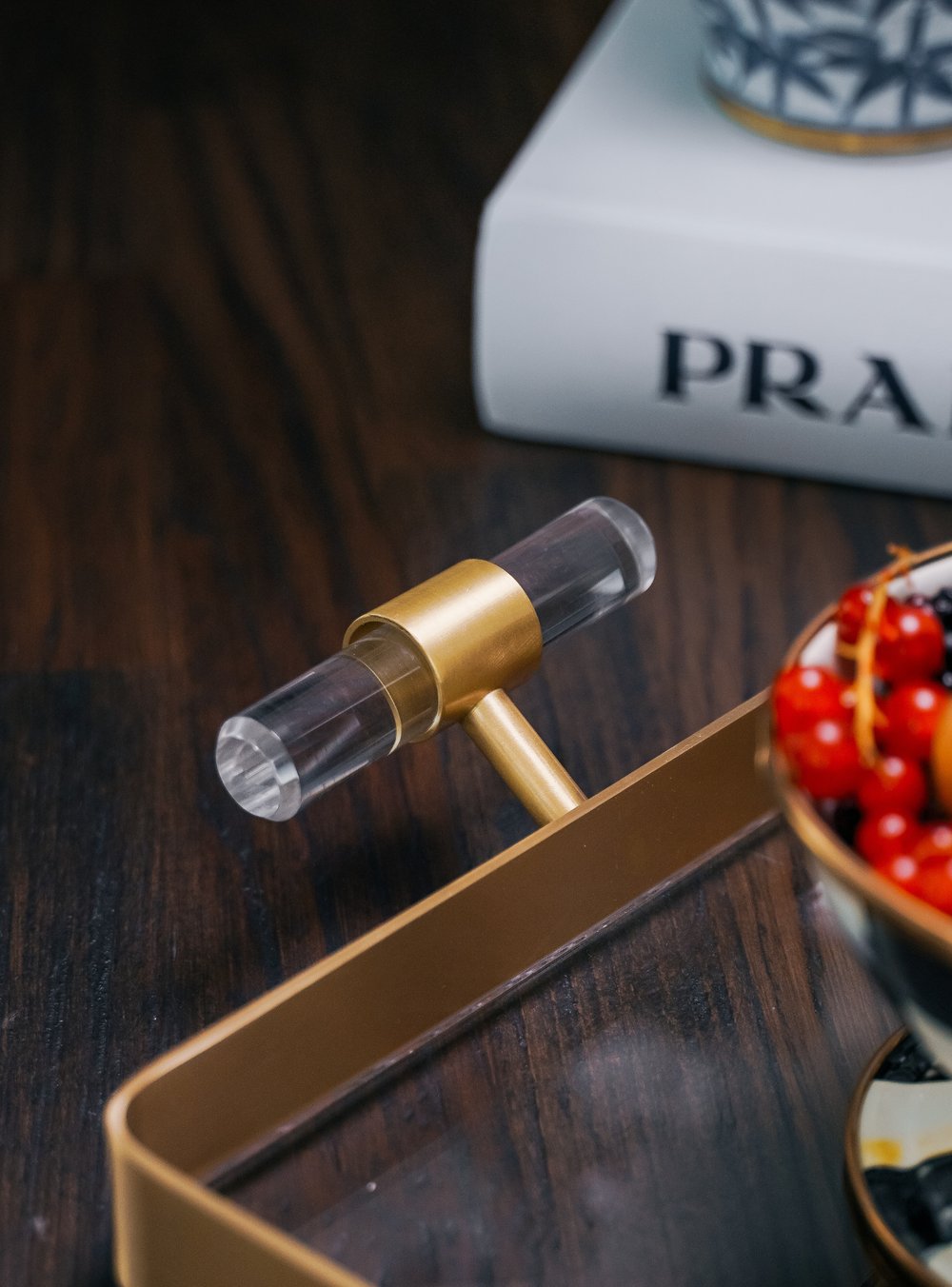 Montere Büyük Boy Çerçeve Detaylı Pirinç Tepsi