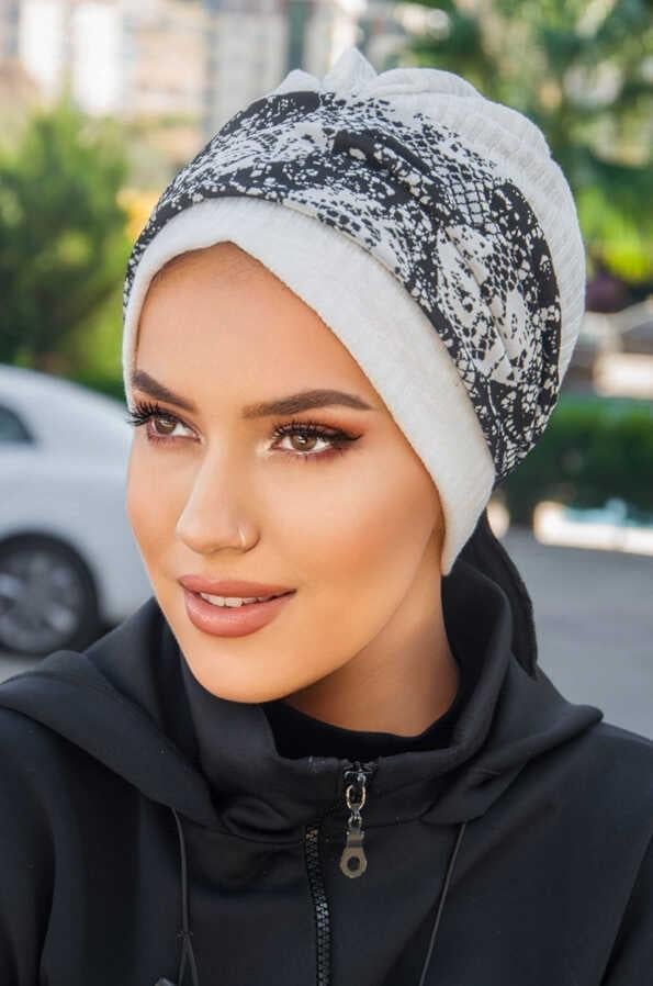 Beyaz Etnik Triko Bantlı Bone