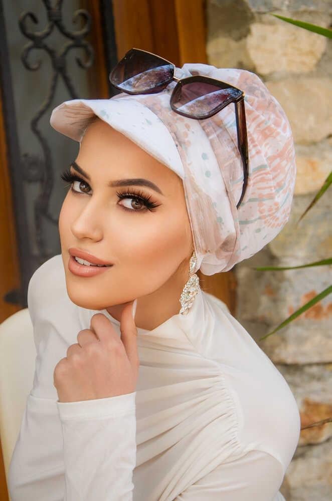 Beyaz Soft Tonlamalı Şapka Bone