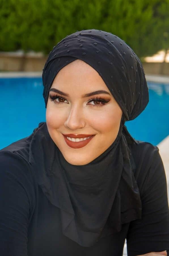 Siyah Hijab Çapraz Bantlı Havuz ve Deniz Bonesi