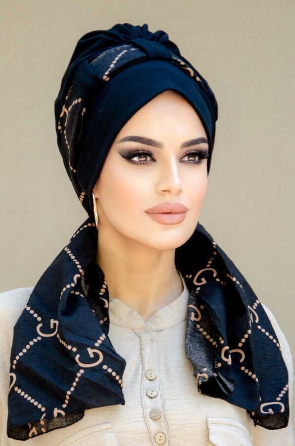 Siyah Marka Desen Fularlı Bone