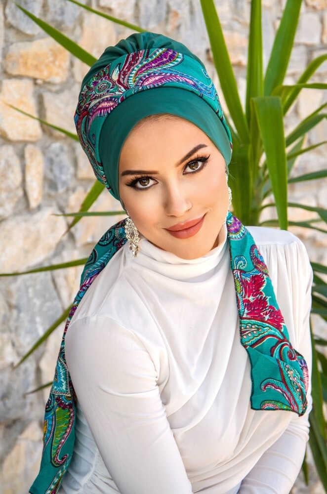 Zümrüt Etnik Desen Fularlı Bone