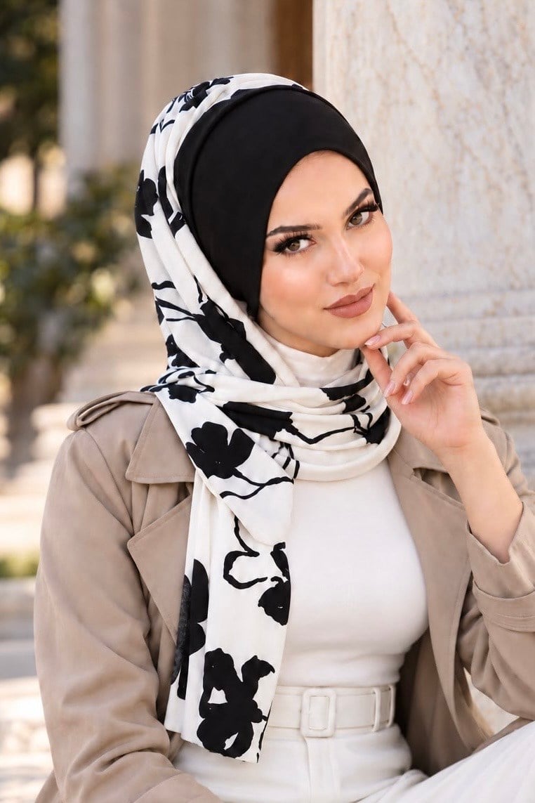 Beyaz Siyah Yaprak Desen Kelebek Model Büzgülü Bone Şal