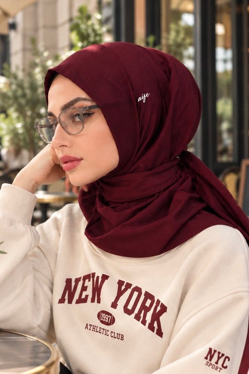 Bordo Baskılı Spor Tesettür Bone - Günlük ve Antrenman , Deniz ve Havuz Kullanımına Uygun Hazır Eşarp Bone- Athletic Hijab