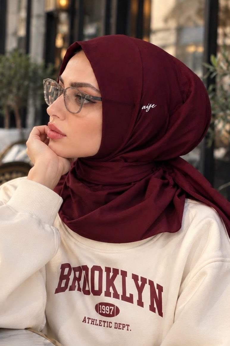 Bordo Baskılı Spor Tesettür Bone - Günlük ve Antrenman , Deniz ve Havuz Kullanımına Uygun Hazır Eşarp Bone- Athletic Hijab