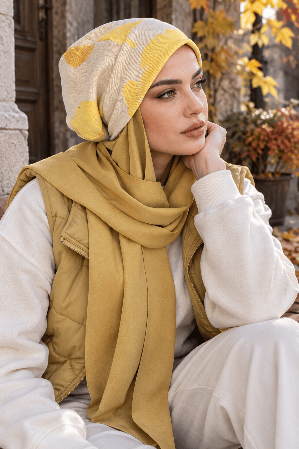 Tereyağı Sarısı Çiçek Desenli Şallı Salaş Bere – Spor Tesettür Bere