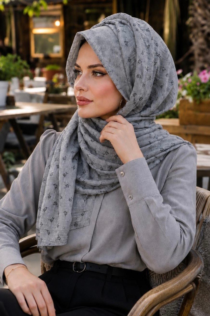 Gri Siyah Baskılı Şapka Şal
