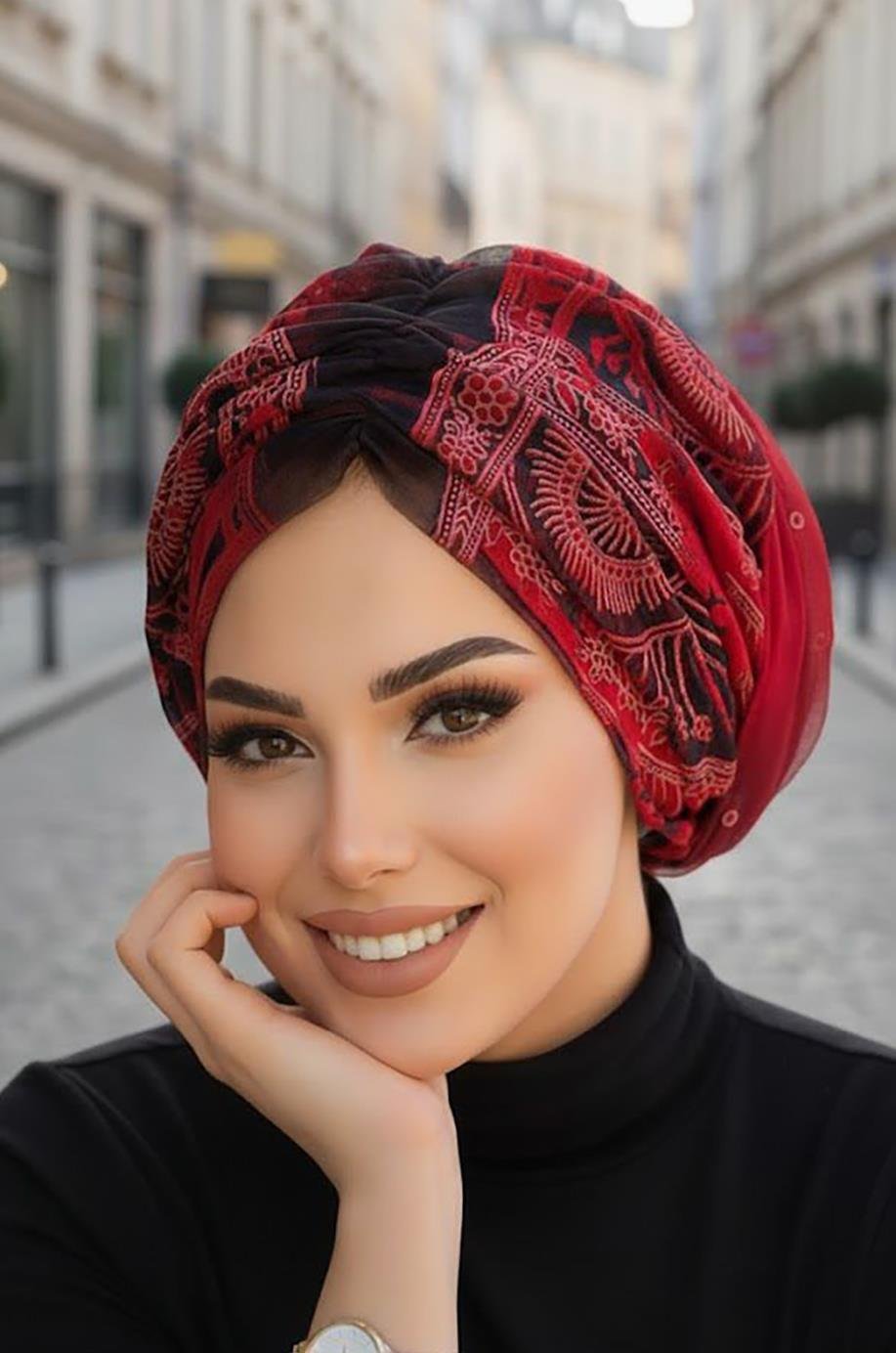 Kırmızı Siyah Büzgülü Dolama Bone