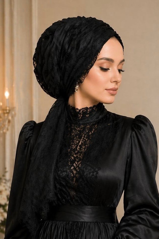 Siyah Dantel Tokalı Bone