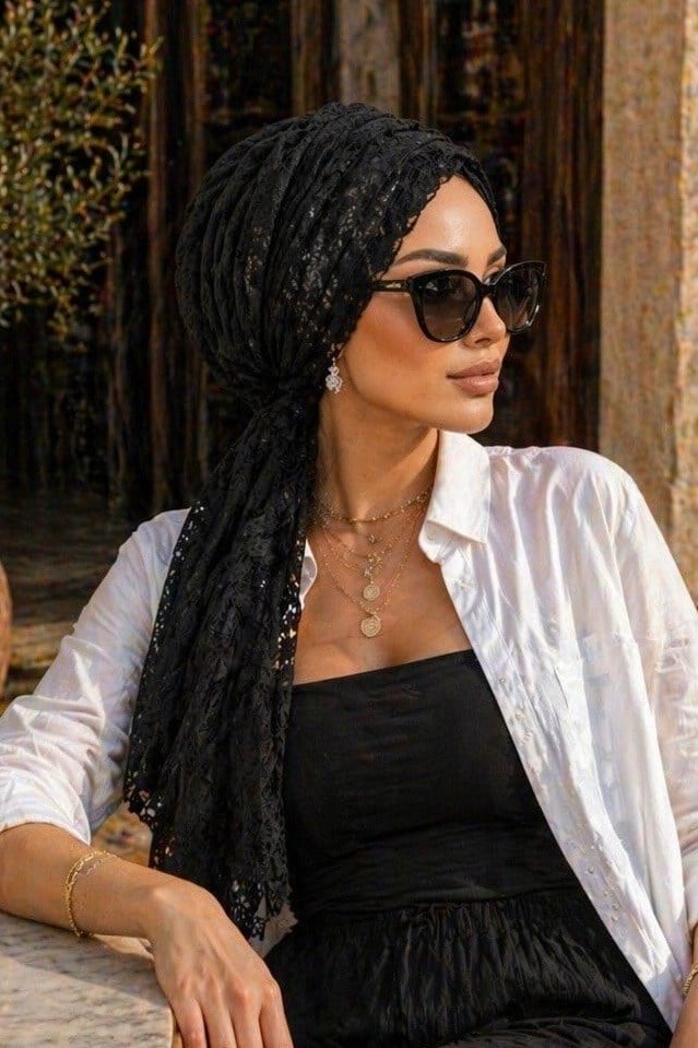 Siyah Dantel Tokalı Bone