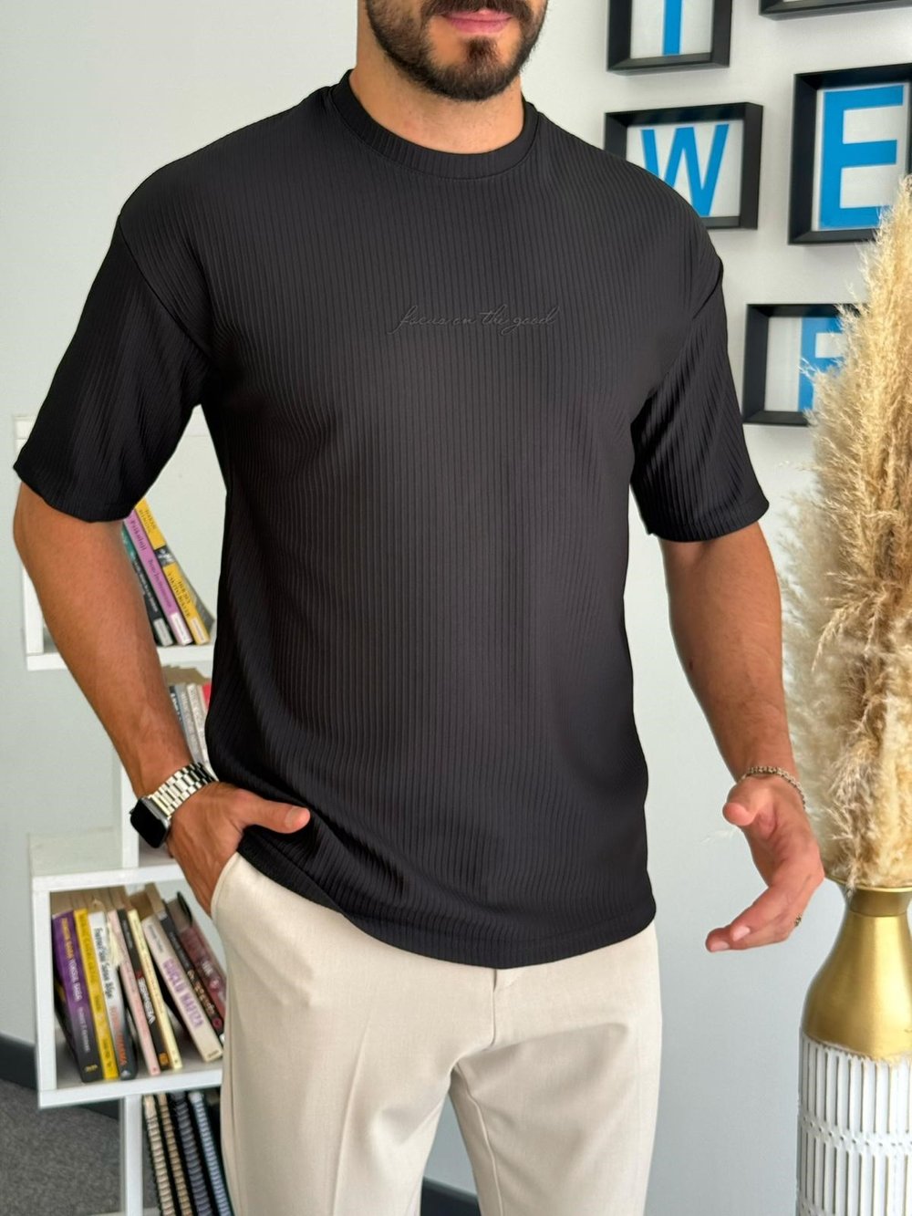 Siyah Gövde Baskılı Fitilli Basic T-Shirt