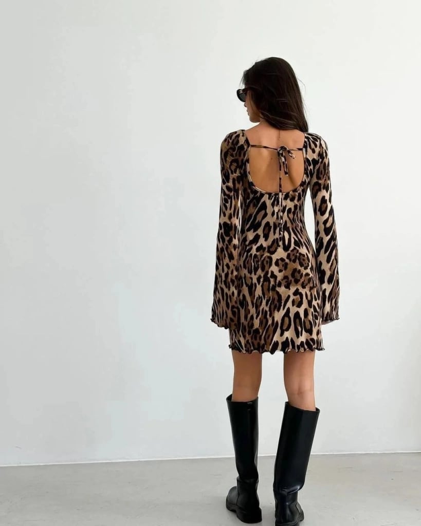 Kadın Uzun Kollu Sırtı Açık Bağlamalı Leopar Desenli Kısa Dalgıç Elbise