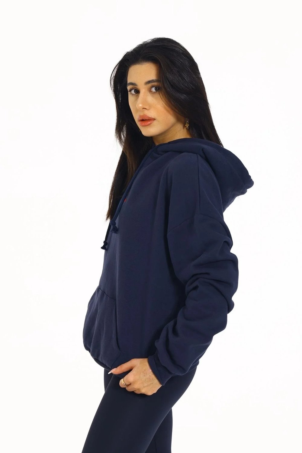 Kore Model Yıldız Baskılı Kanguru Cepli Kadın Sweat Lacivert