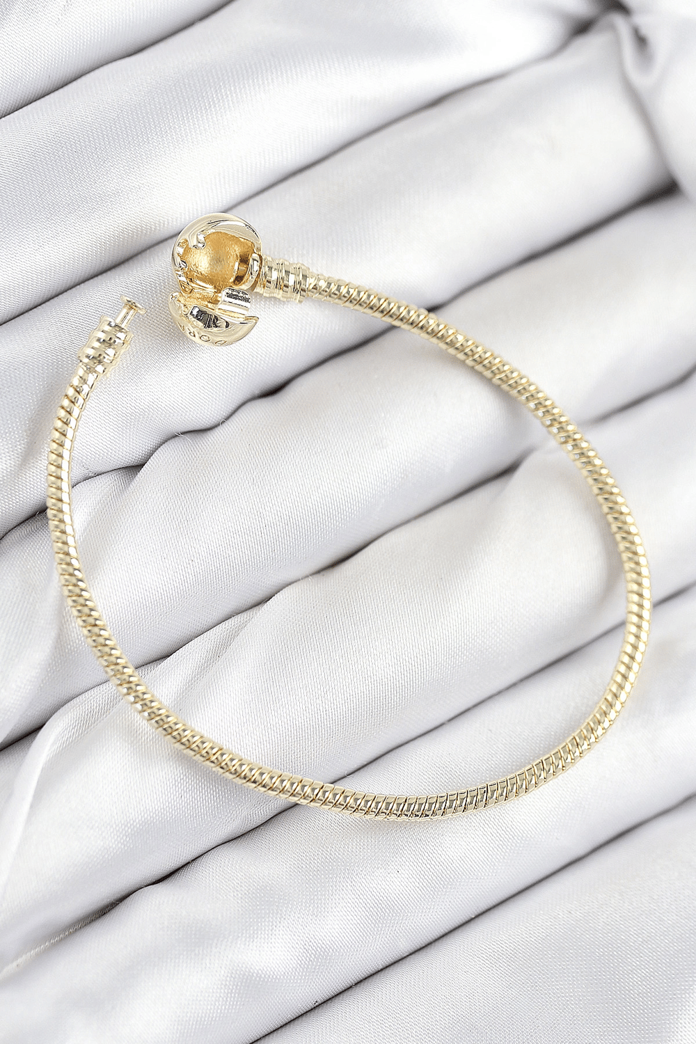 Pirinç Charm Topcuk Model Gold Renk Kadın Bileklik