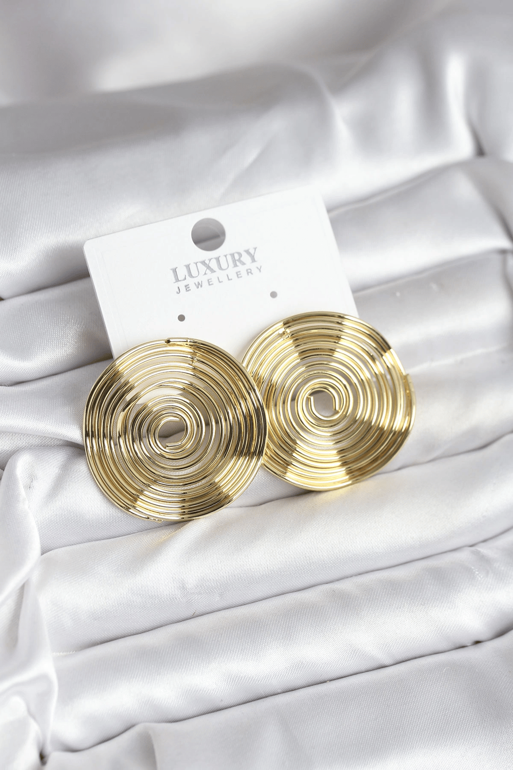 Pirinç Gold Renk Circle Model Kadın Küpe