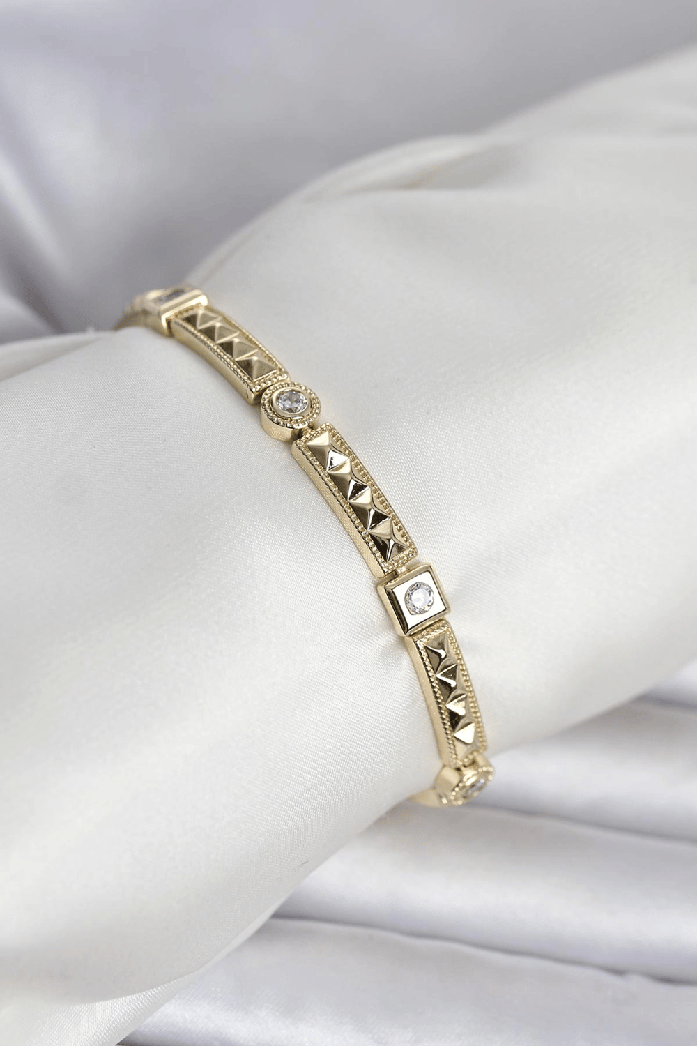 Xuping Punta Model Gold Renk Kadın Bileklik