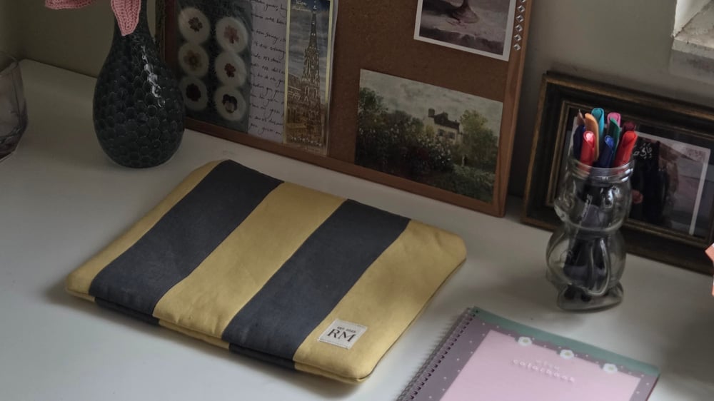 Şeritli Keten Tablet Çantası