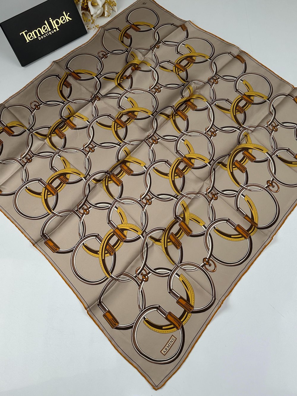 Armine - Sonbahar Kış Saf Sura İpek Eşarp 9203D
