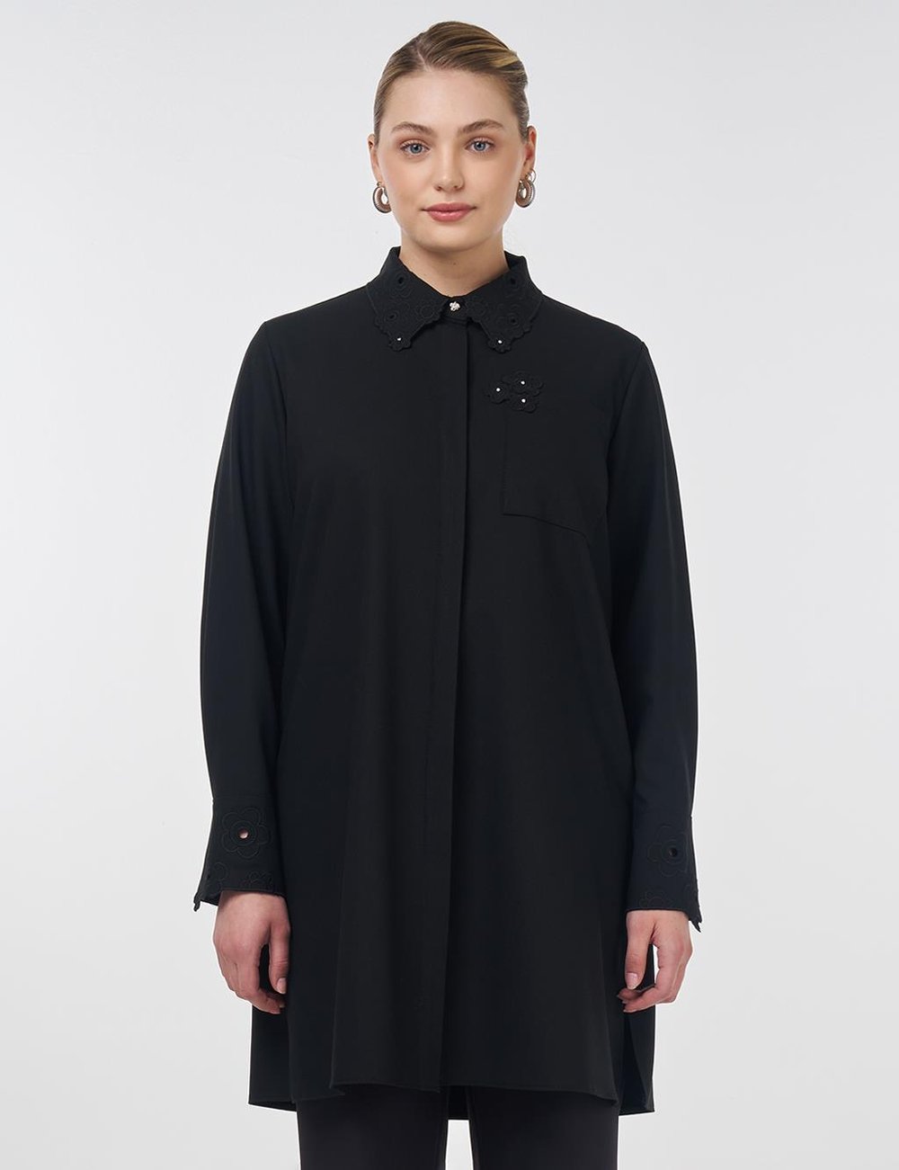 Kayra - Yakası Nakış Aplikeli Şık Tunik KA-B25-21056