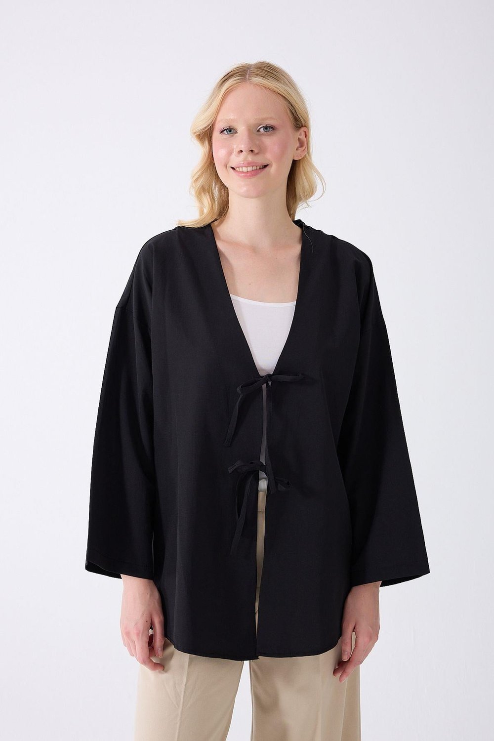 Önü Baglamalı Siyah Kimono Tunik