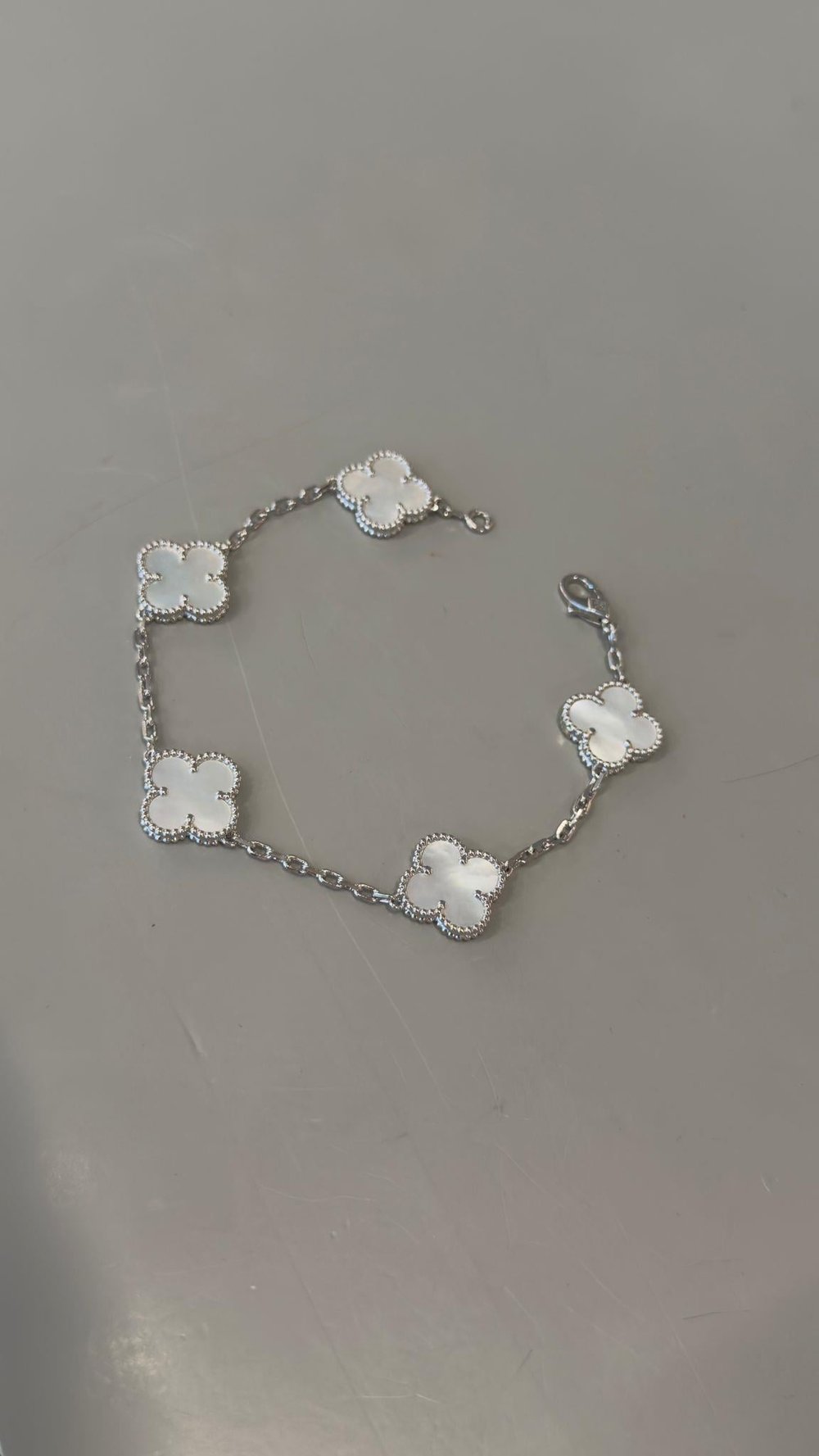 Marka Model İthal Seri Sedefli Silver Yonca Bileklik
