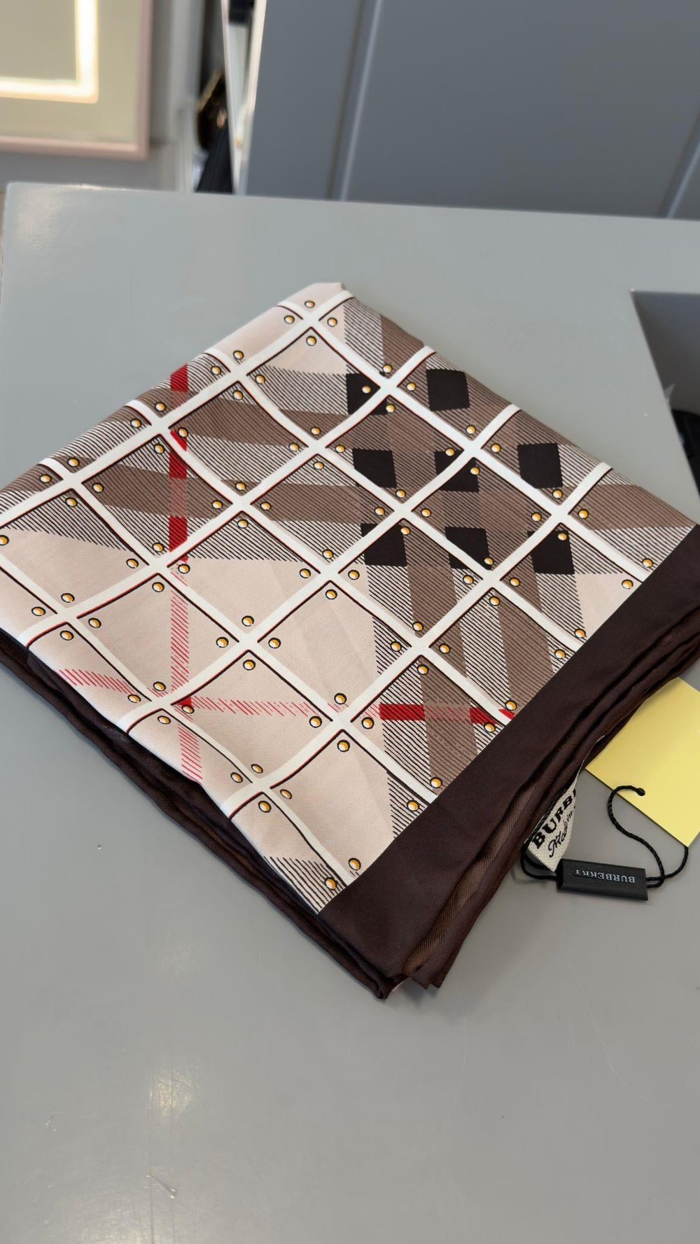 Marka Model Kahverengi 90x90 İpek Fular