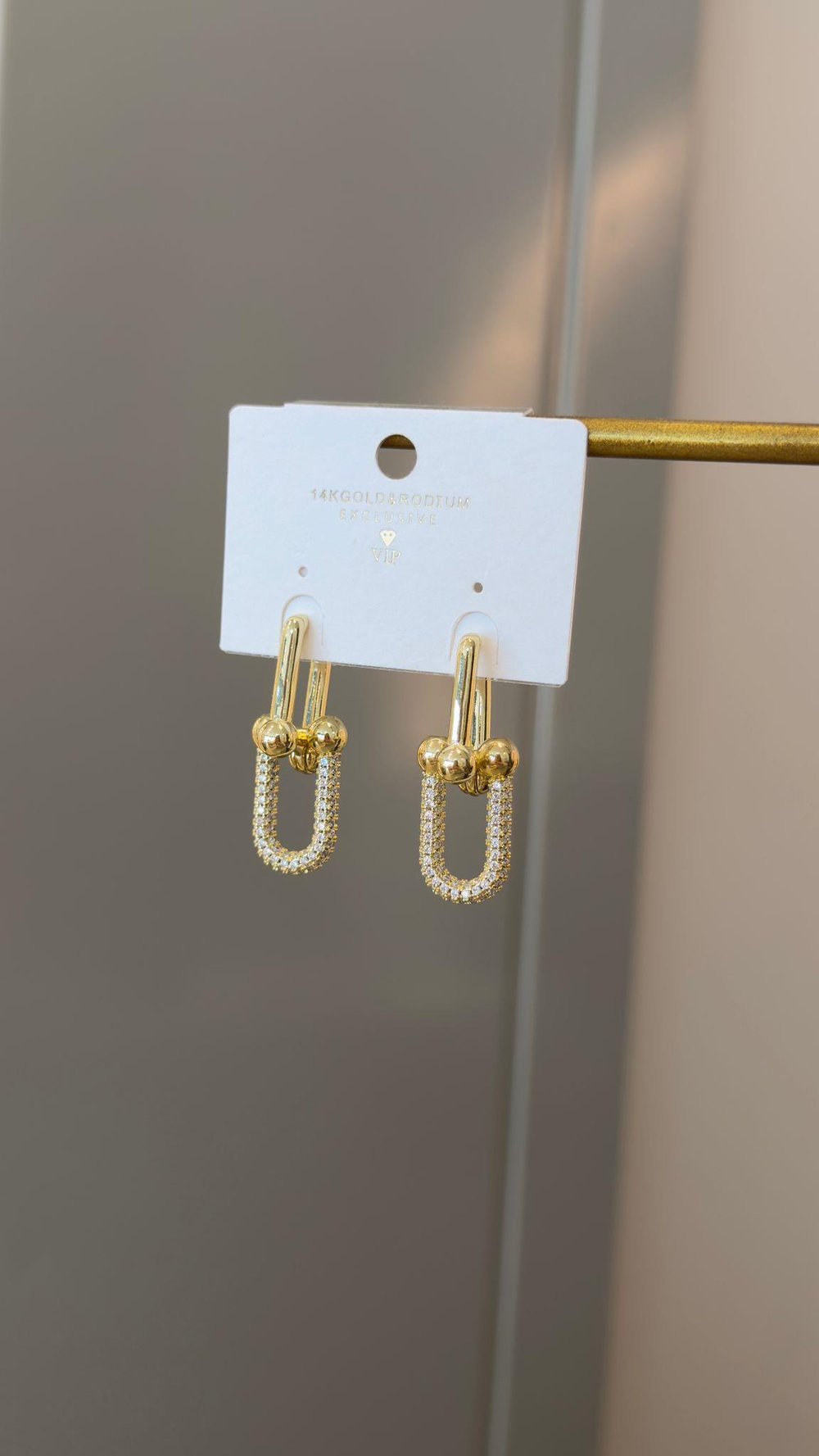 Marka Model Taşlı Gold Küpe