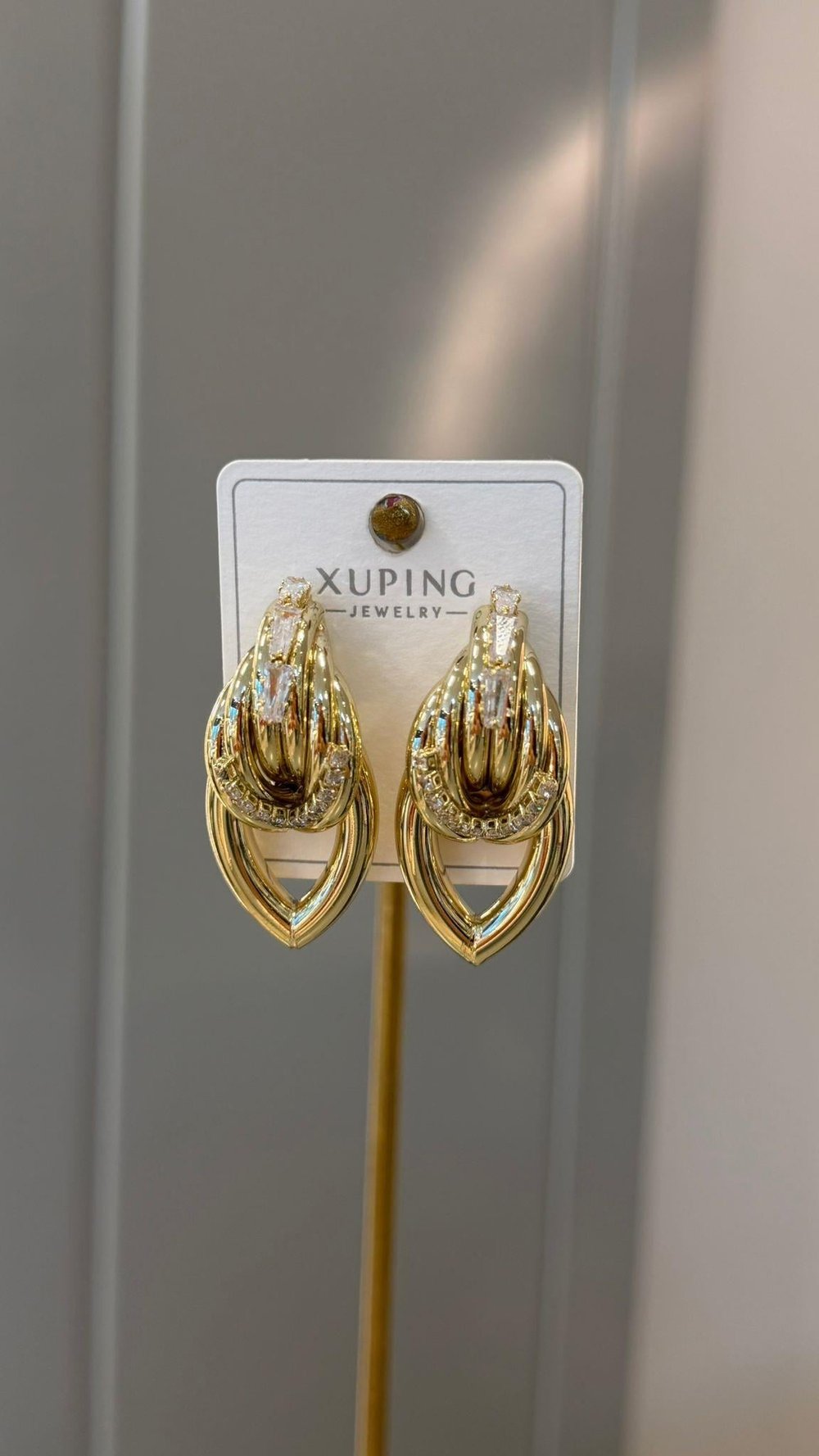 Özel Seri Taşlı Gold Küpe