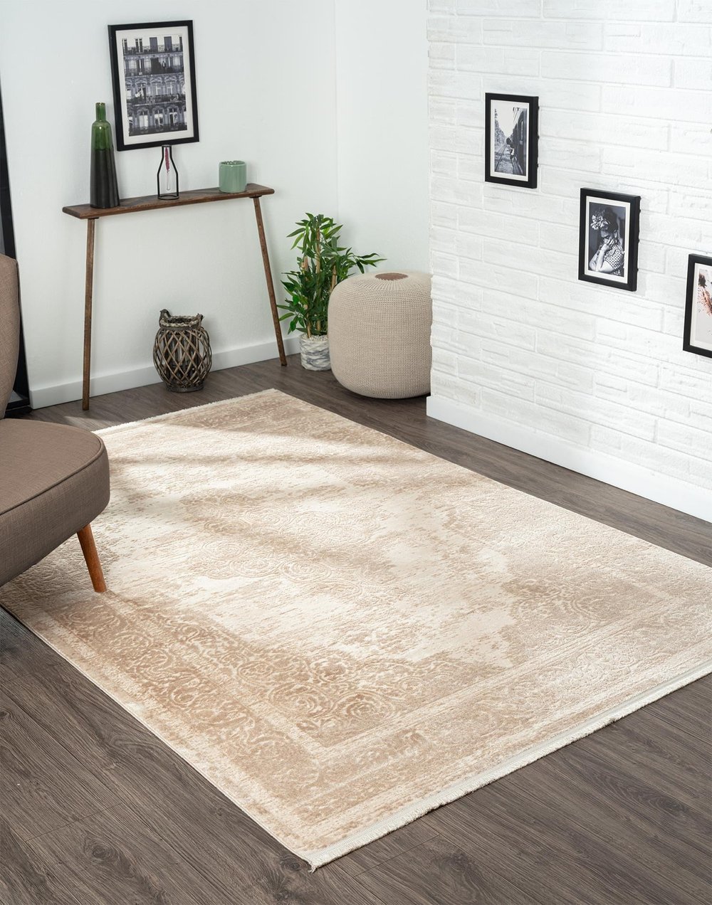 By Özer Halı Taş Rengi Göbekli Eskitme Desenli Karmen Prag PR001A Salon Halısı