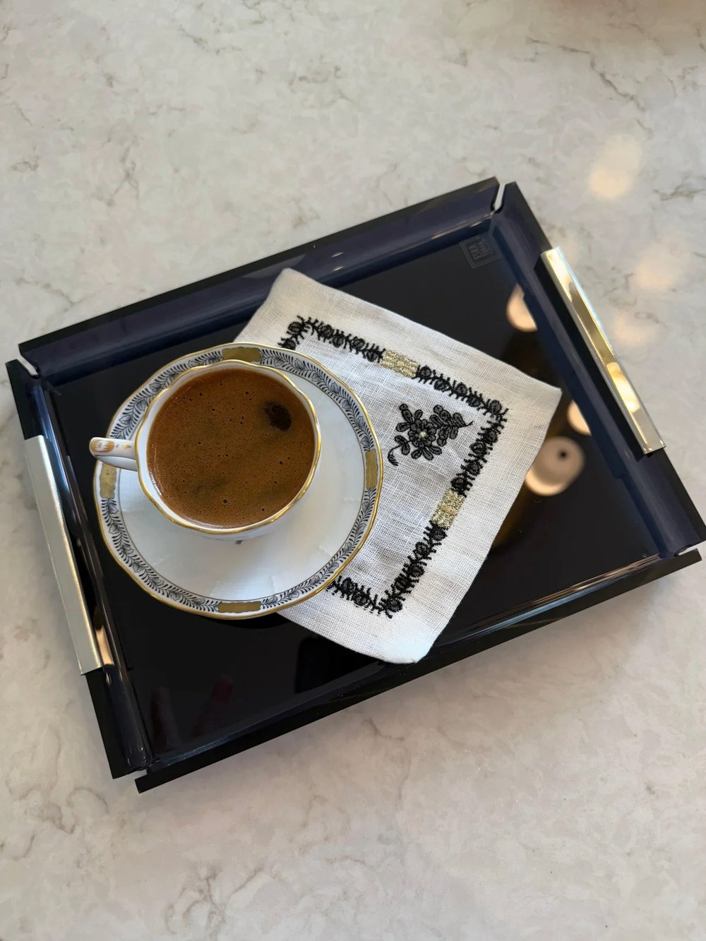 Esra Turan Gümüş Detaylı Küçük Boy Siyah Tepsi