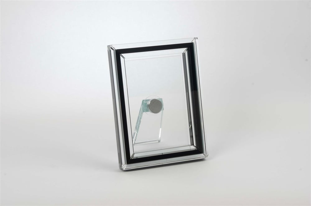 MİKASA KRİSTAL SİYAH ŞEFFAF ÇERÇEVE 15X12X20 CM