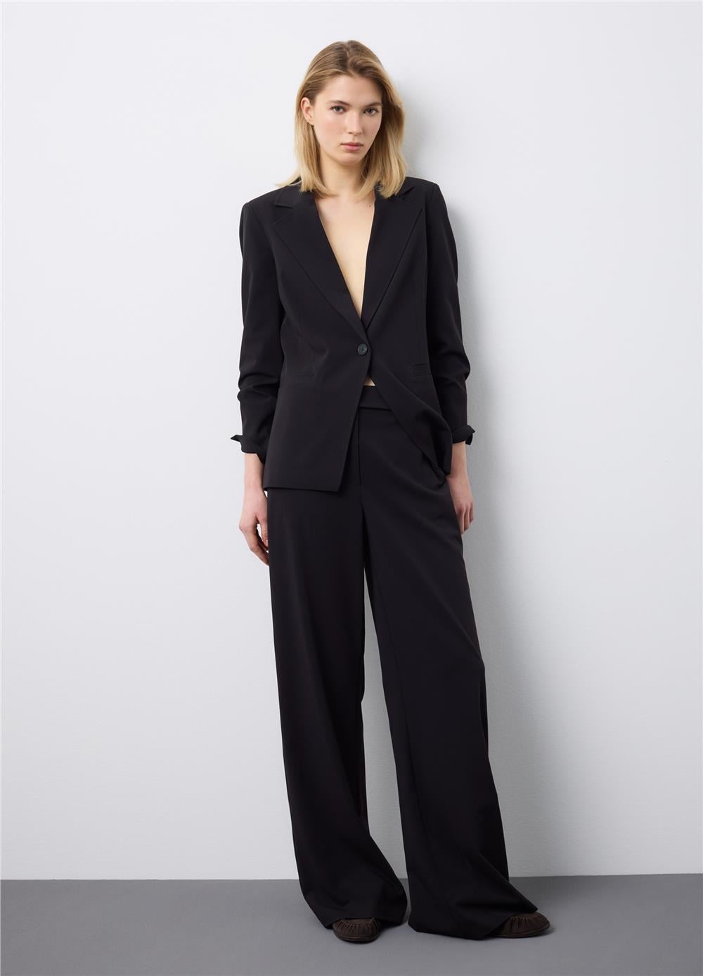 Astarlı Siyah Şık Regular Kalıp Blazer Ceket